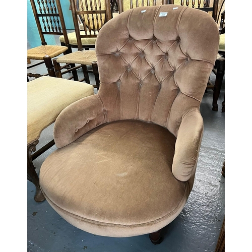 463 - 19th century fully upholstered button backed tub chair with curved seat and short arms on tapering l... 