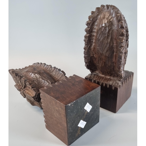 110 - Pair of teak carved American Indian bust bookends.  (2)   (B.P. 21% + VAT)