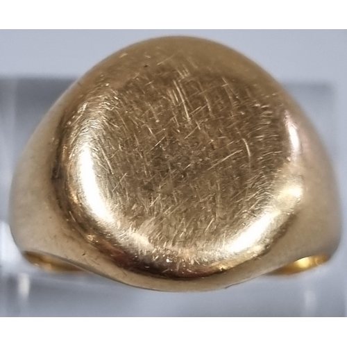 200 - Gold gents signet ring with rubbed hallmarks.  (B.P. 21% + VAT)