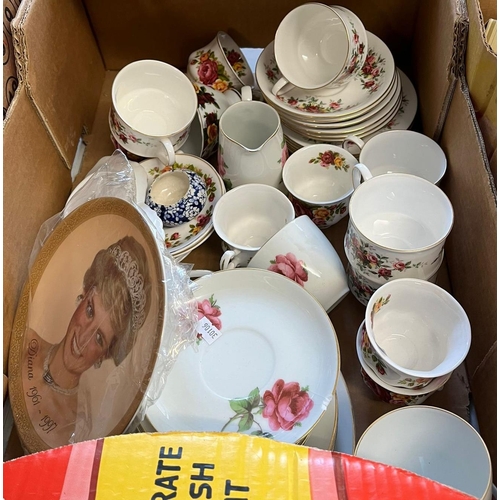 323 - Royal Standard bone china floral teaset and other items of ceramics.   (B.P. 21% + VAT)