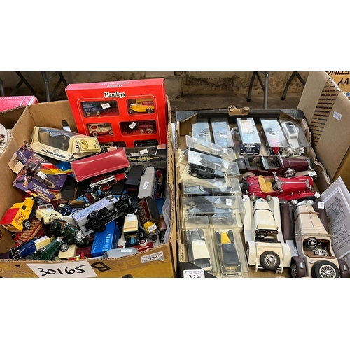 324 - Large collection of assorted diecast and other vehicles in differing scales, playworn condition, var... 