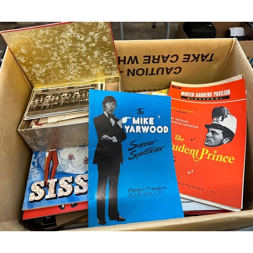 325 - Large collection of assorted Cinema programmes and Theatre programmes, various ephemera, postcards, ... 