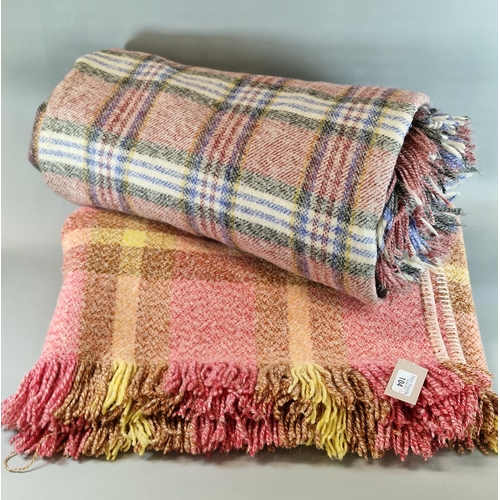 104 - Pink ground checked blanket together with another checked blanket (2) (B.P. 21% + VAT)