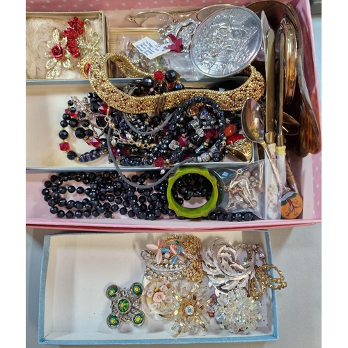 155 - Box of oddments to include: various costume jewellery, ceramic cups, ladies' vanity hand mirror and ... 