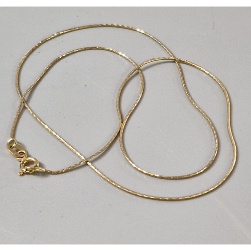 172 - 18ct gold fine link chain. 2.8g approx. (B.P. 21% + VAT)