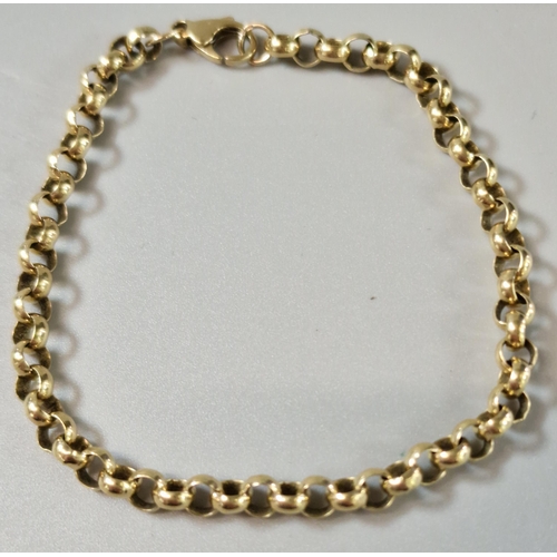 177 - 9ct gold curb link bracelet. 7.4g approx. 19cm long approx. (B.P. 21% + VAT)