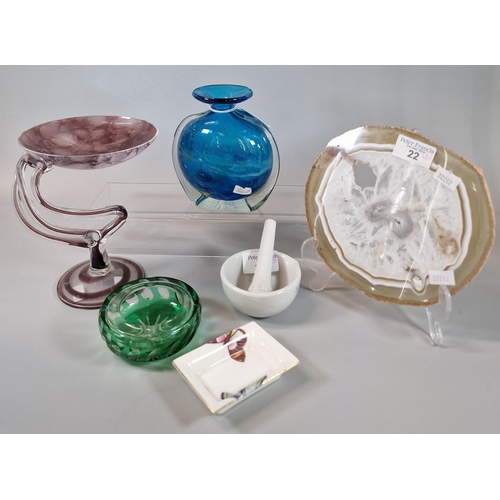 22 - Collection of glass and ceramics to include: Mdina blue vase, green flash cut glass ashtray, bonbon ... 