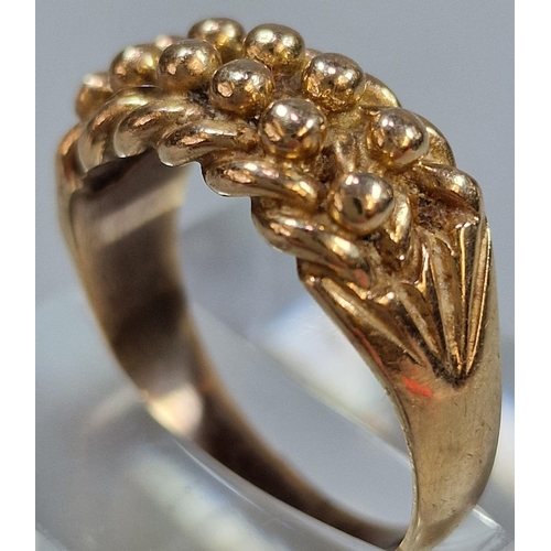 224 - 9ct gold 'keeper' ring, 6g approx. Ring size T (B.P. 21% + VAT)