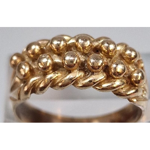 224 - 9ct gold 'keeper' ring, 6g approx. Ring size T (B.P. 21% + VAT)