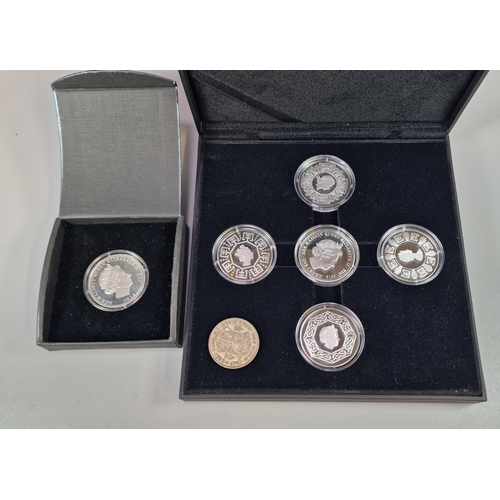 260 - Cased set of five Queen Elizabeth II silver crowns all dated 2015, together with a 2014 Prince Georg... 