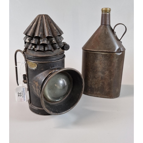 32 - Victorian Hiatt & Company of Birmingham Police hand lantern with fluted top, bullseye lens and foldi... 