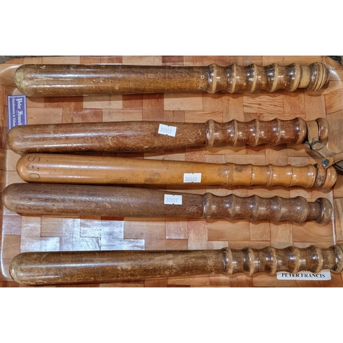 360 - A collection of wooden police type truncheons to include Oxfordshire Fire Service and others (5) (B.... 