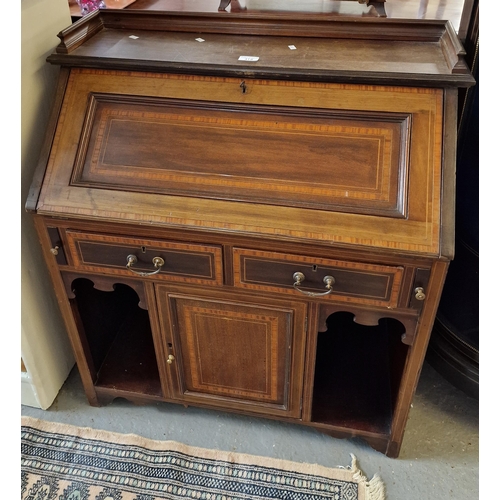 418 - Small Edwardian mahogany cross banded fall front ladies writing bureau with two drawers and centre c... 