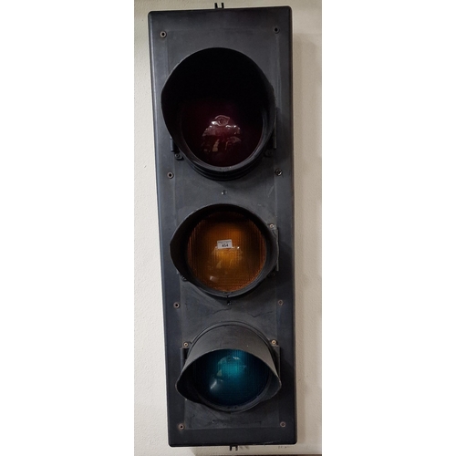 454 - Set of traffic lights, on a plastic base. (B.P. 21% + VAT)