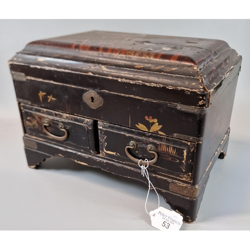 53 - 19th/early 20th century Japanese export lacquered and gilded jewellery casket with fitted interior a... 