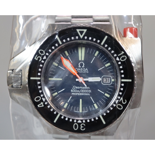 127 - Omega Seamaster Professional automatic divers' watch with black bezel, baton numerals and date apert... 