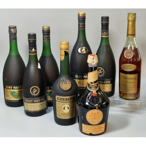 165 - Collection of Cognac to include: Remy Martin 68cl, Martell Medallion Liqueur Cognac, Hennessy Cognac... 