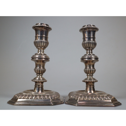 18 - Rare and early pair of Queen Mary 17th century dwarf taper sticks, having overall fluted decoration ... 