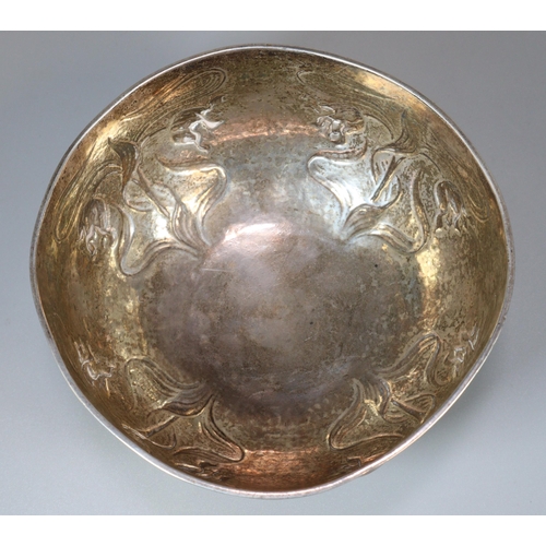 18A - Gilbert Marks, a late Victorian Art Nouveau silver bowl of relief organic design, London 1896. 12.2 ... 