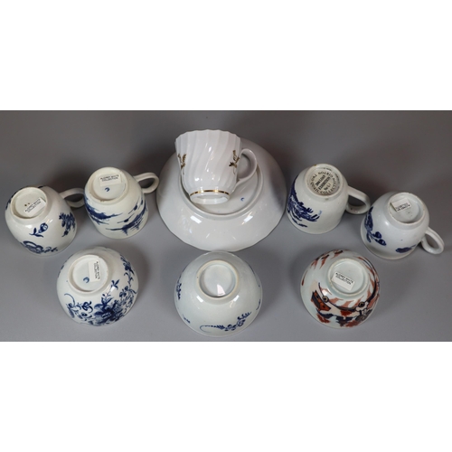 268 - Collection of 18th century English porcelain tea ware items to include: Worcester tea bowls and teac... 