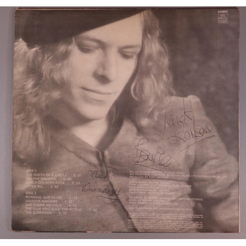 323 - Collection of signed David Bowie albums/album sleeves to include: RCA Victor SF8244 'Hunky Dory' sig... 