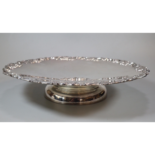 35 - Stirling silver pedestal bowl/comport with cast trailing vine border. Sheffield hallmarks 1962. Make... 