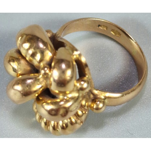 62 - 18ct gold weave design ring. 9.4g approx. Size M. (B.P. 21% + VAT)