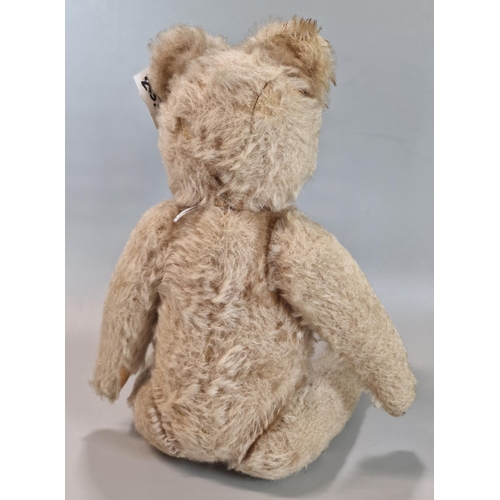 277 - Early 20th century Steiff blank button straw filled teddy bear, dating to 1905/06, with glass eyes, ... 