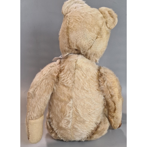 277 - Early 20th century Steiff blank button straw filled teddy bear, dating to 1905/06, with glass eyes, ... 