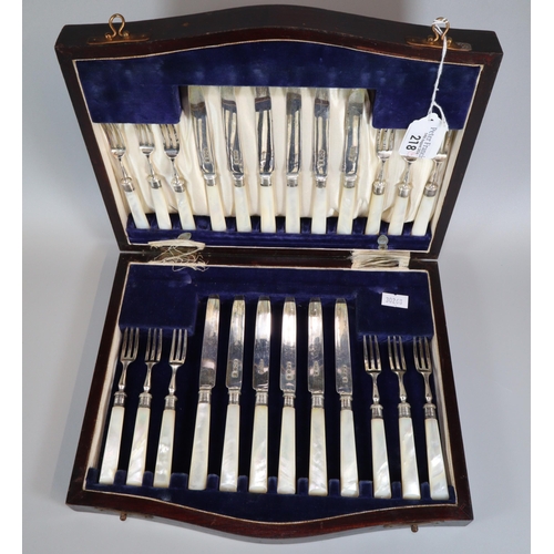 218 - Collection of cased silver to include: pair of butter knives, christening spoon and fork set, set of... 