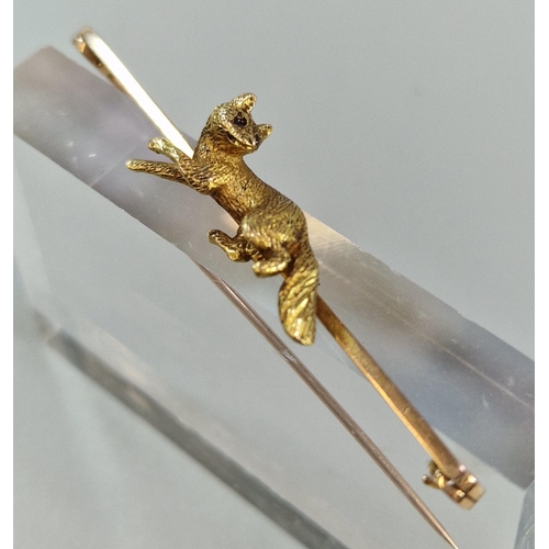 274 - 15ct gold fox bar brooch. 6g approx. (B.P. 21% + VAT)