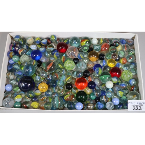 323 - Plastic bag comprising large collection of vintage glass marbles. (B.P. 21% + VAT)