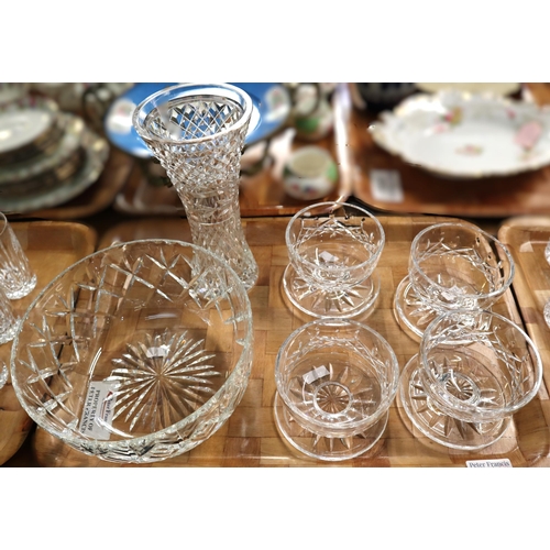 366 - Four trays of assorted glassware to include: vases, whisky tumblers, liqueur glasses, dessert bowls ... 