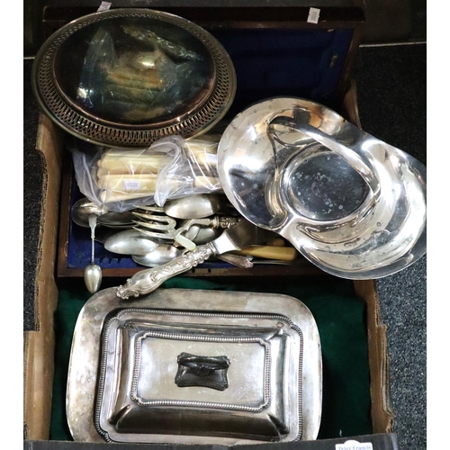 402 - Box of silver plated items to include: entrée dish, trays, loose plated cutlery etc. (B.P. 21% + VAT... 