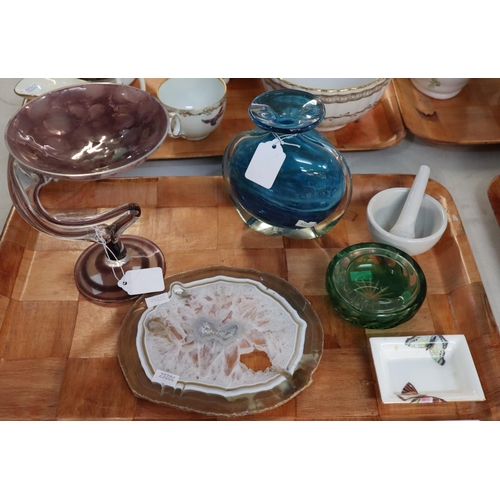 415 - Collection of glass and ceramics to include: Mdina blue vase, green flash cut glass ashtray, bonbon ... 