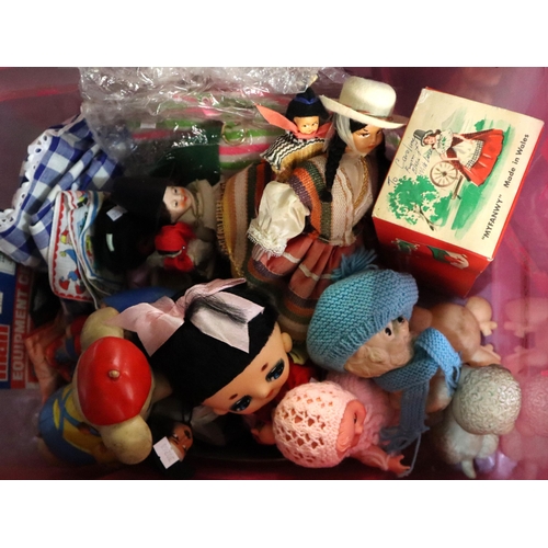 432 - Large collection of vintage toys, dolls, soft toys etc. to include: locomotives, Boots three piece w... 