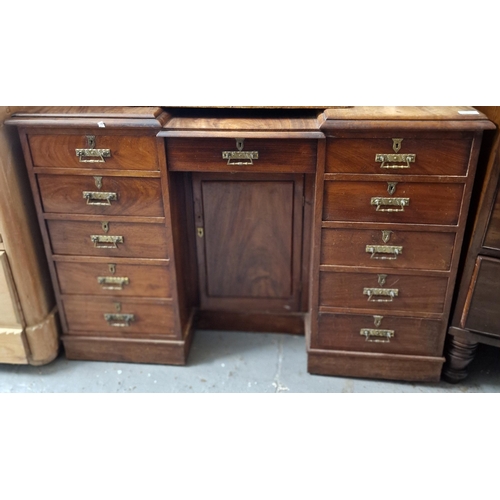 457 - Edwardian mahogany desk with central cupboard door having five drawers to each pedestal. 113x49x76cm... 