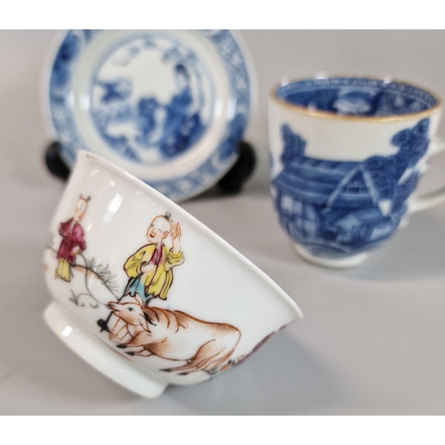 52A - Three small items of 18th century Chinese Export porcelain to include: blue and white saucer, blue a... 