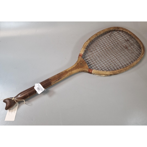 107 - Early 20th century fish tail tennis racket, indistinctly marked. (B.P. 21% + VAT)