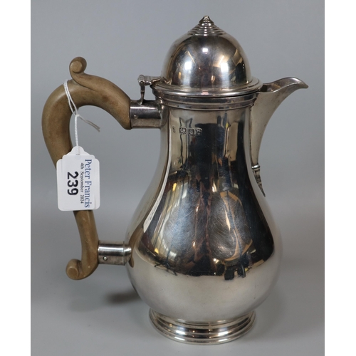 239 - George V silver baluster coffee pot with turned wooden handle. London 1920. 21.7 troy oz approx.  (B... 