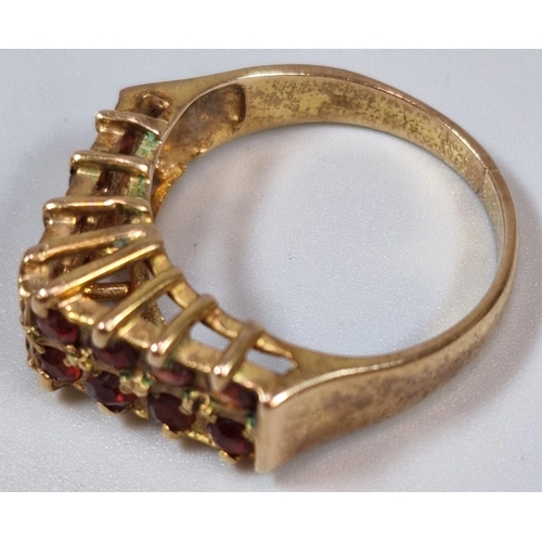 267 - 9ct gold and garnet cluster ring. 4.3g approx. Size O.  (B.P. 21% + VAT)