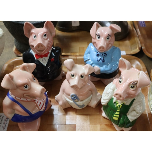 410 - Set of five Wade Natwest moneyboxes in the form of pigs. (5) (B.P. 21% + VAT)