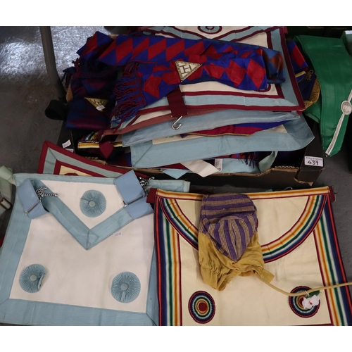 439 - A large collection of assorted Masonic aprons of many colours and designs Craft, Royal Arch etc. (B.... 