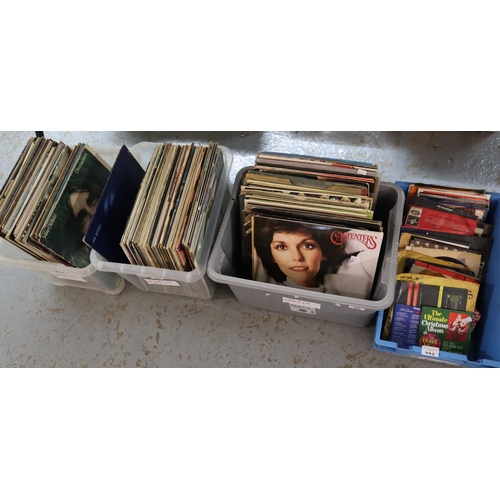 440 - Collection of vinyl LPs and rpm 45s to include: the Carpenters, Best of the Bee Gees, Abba, Shirley ... 