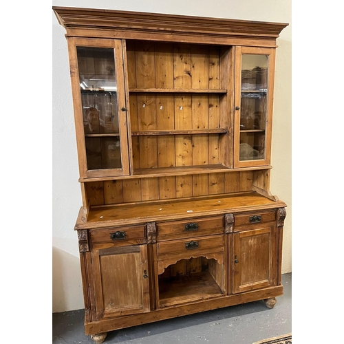 514 - Late 19th century pine two stage cabinet back dog kennel dresser. (B.P. 21% + VAT)