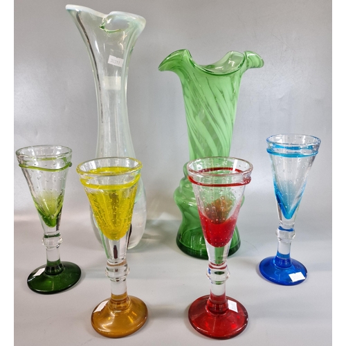 177 - Collection of glassware to include: Murano Sommerso vase, Victorian Splatter vase with ruffled rim a... 