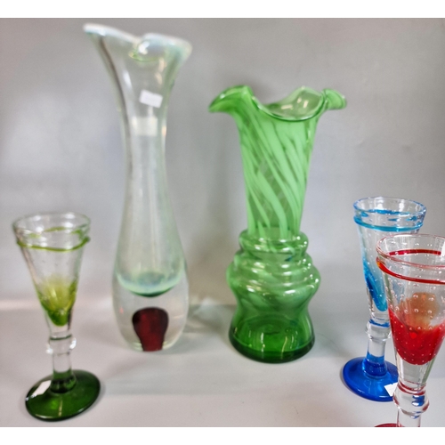 177 - Collection of glassware to include: Murano Sommerso vase, Victorian Splatter vase with ruffled rim a... 