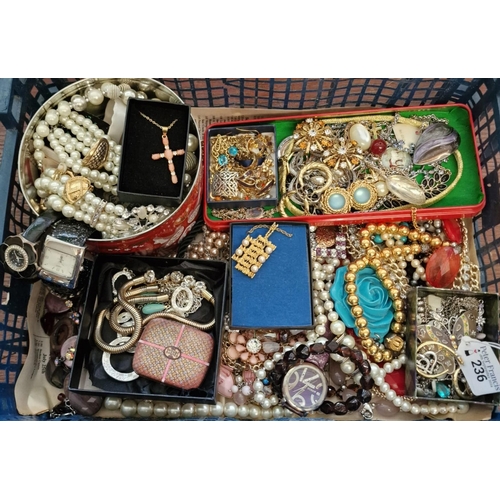 236 - Collection of vintage and other jewellery to include: crosses and chains, necklaces, earrings, penda... 