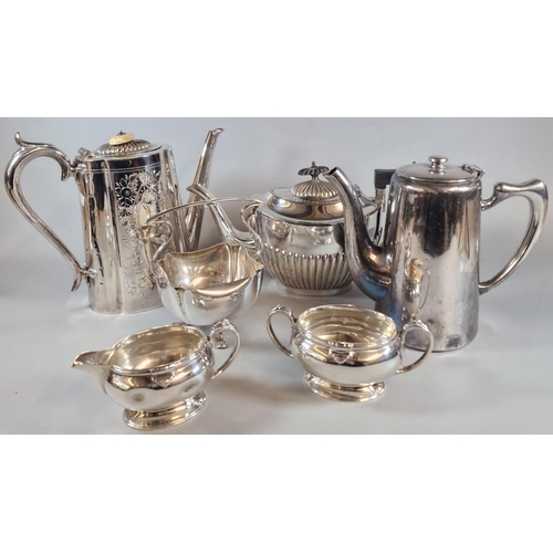 276 - George V silver two handled sucrier with matching silver cream jug, London hallmarks. 12 troy oz app... 