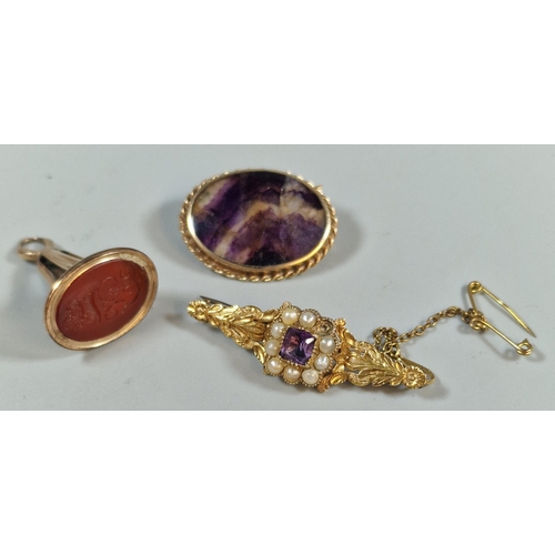 286 - 9ct gold brooch inset with cabochon stone (possibly Blue John), together with a 19th century yellow ... 